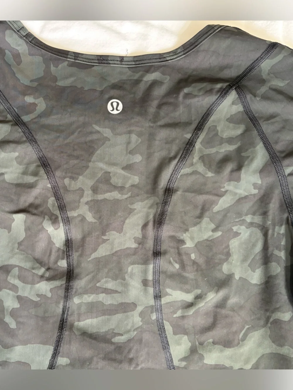 lululemon athletica Women's Short Sleeve Tee - Black/Green Camo